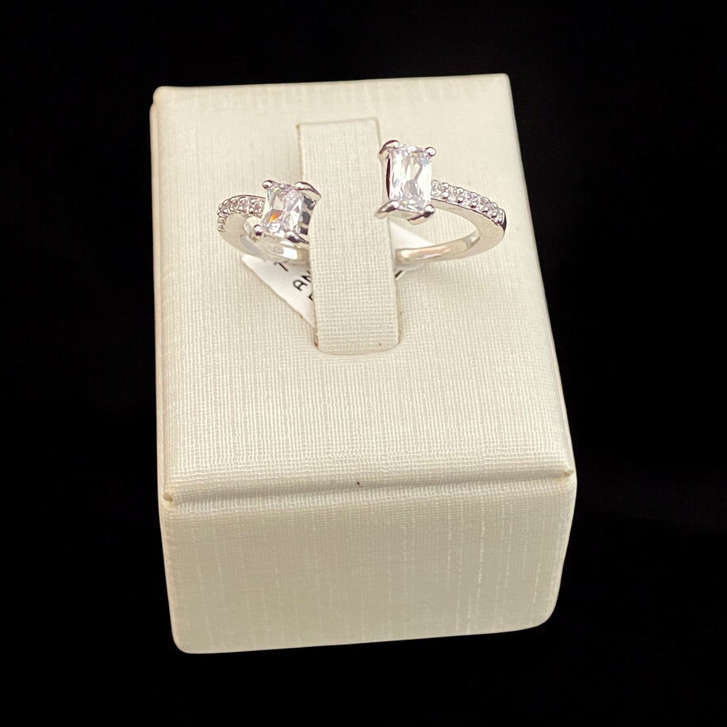 Camilla Ring