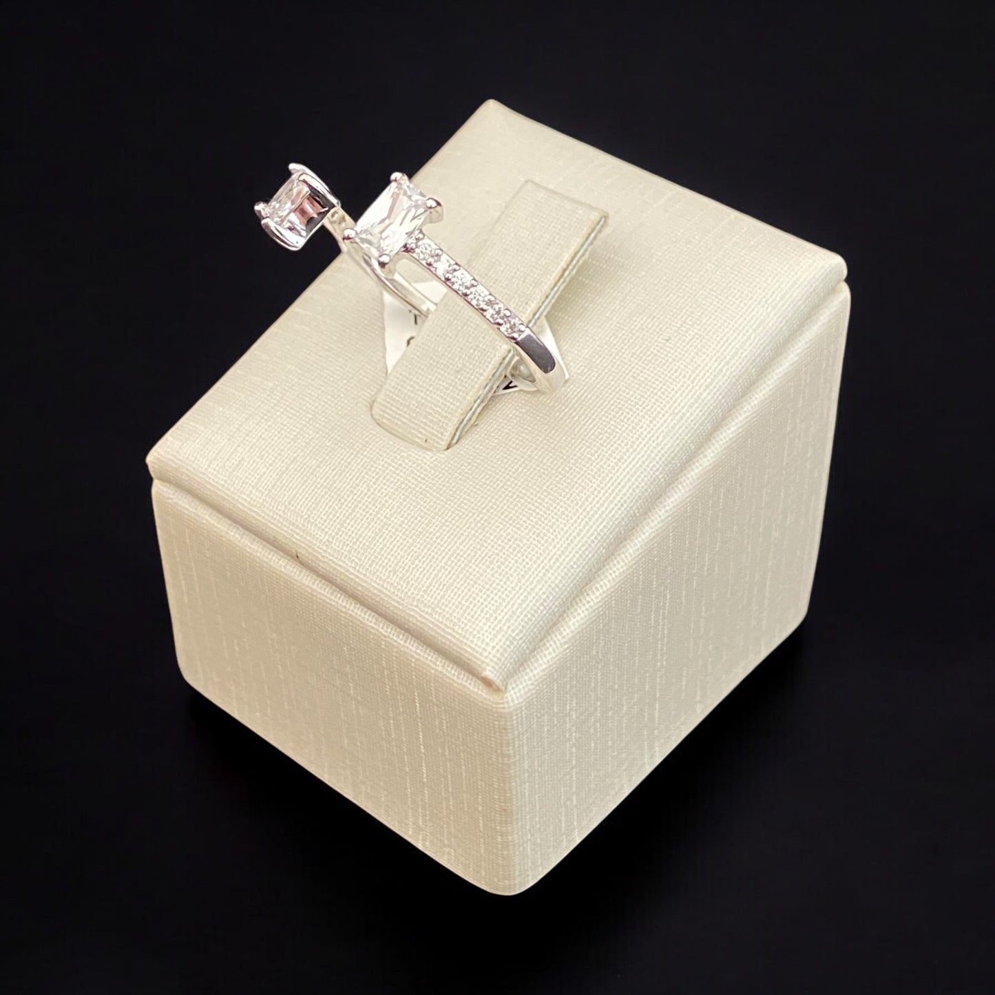 Camilla Ring