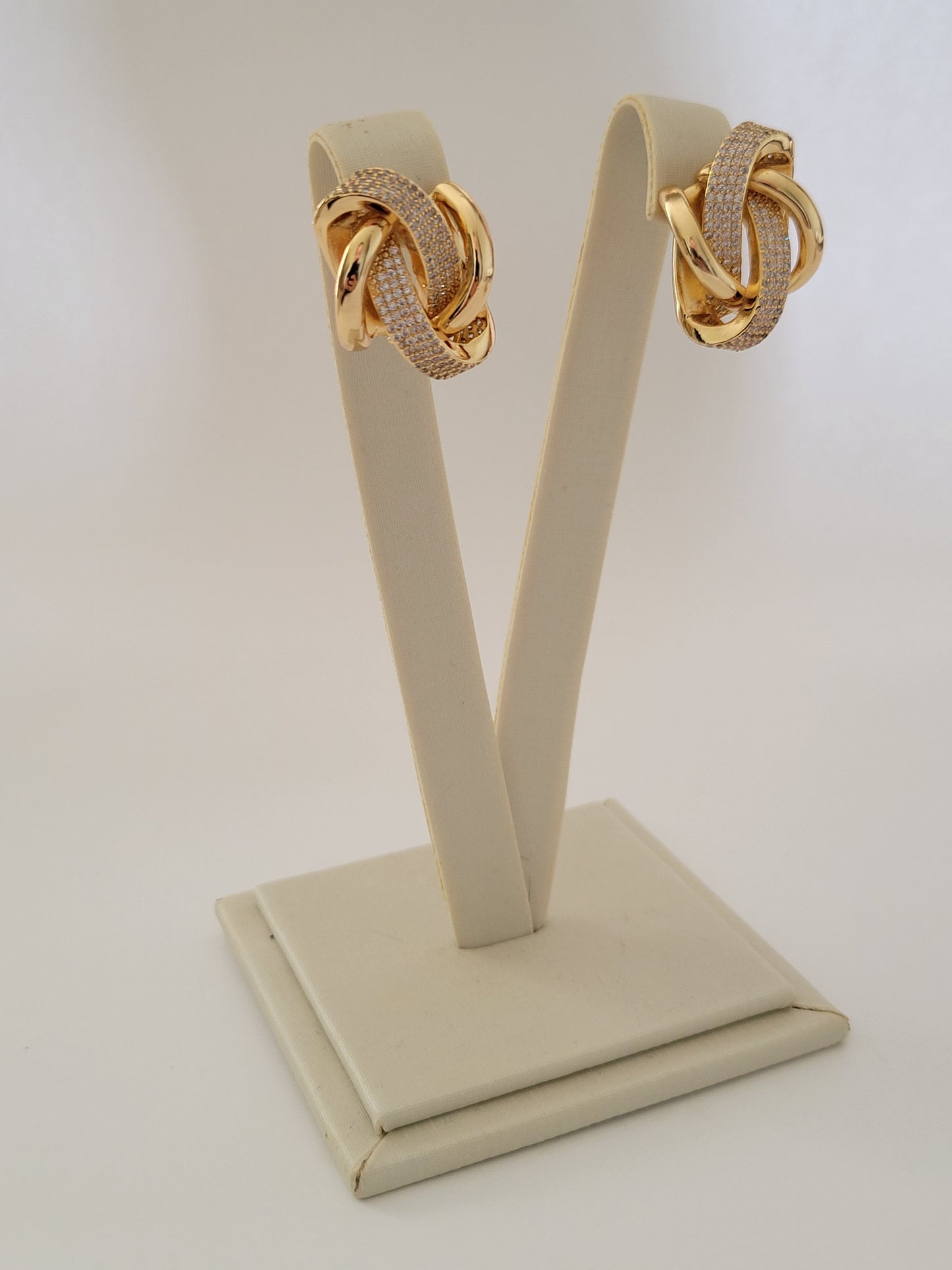 Alma Earring