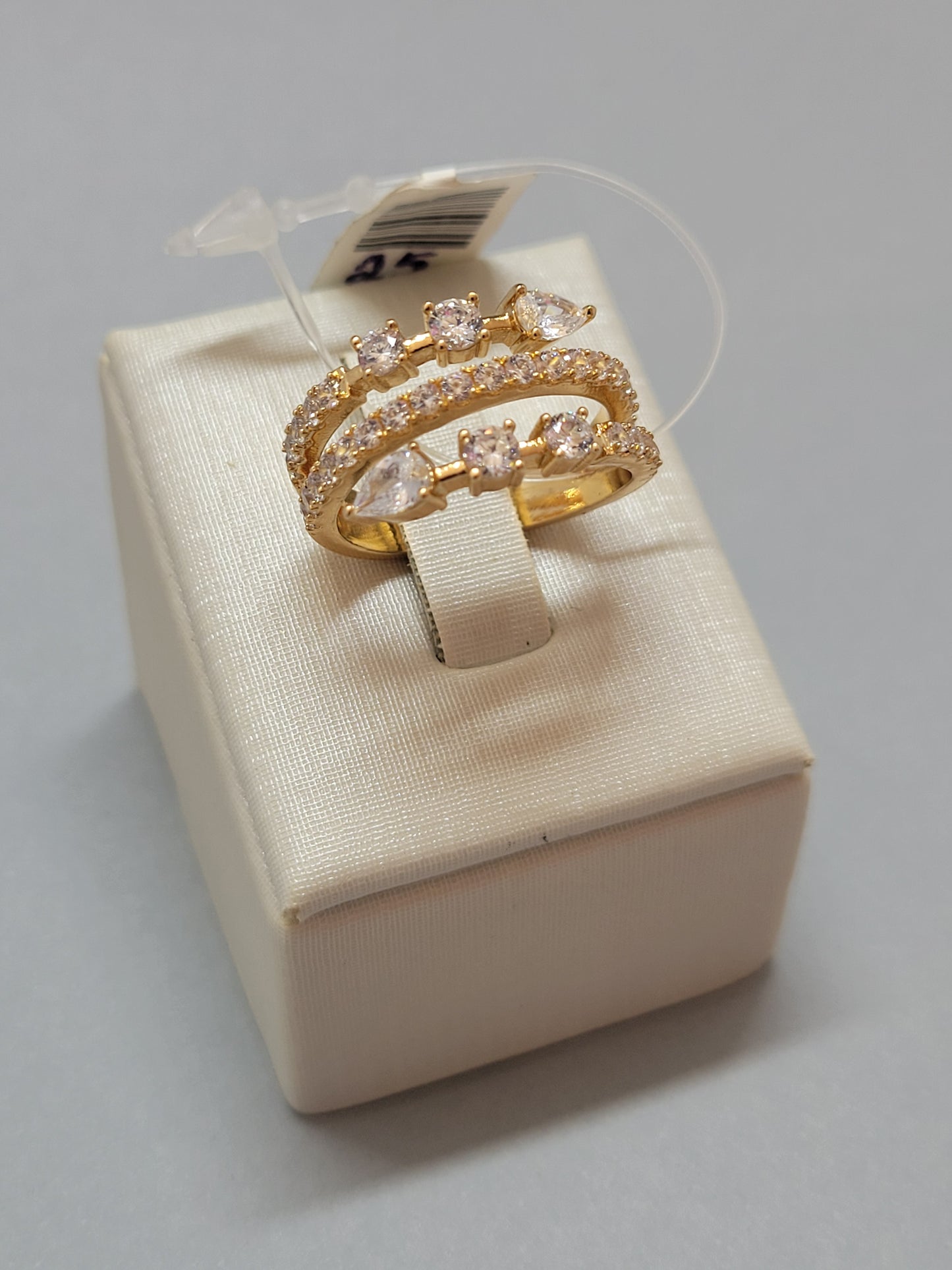 Della Ring