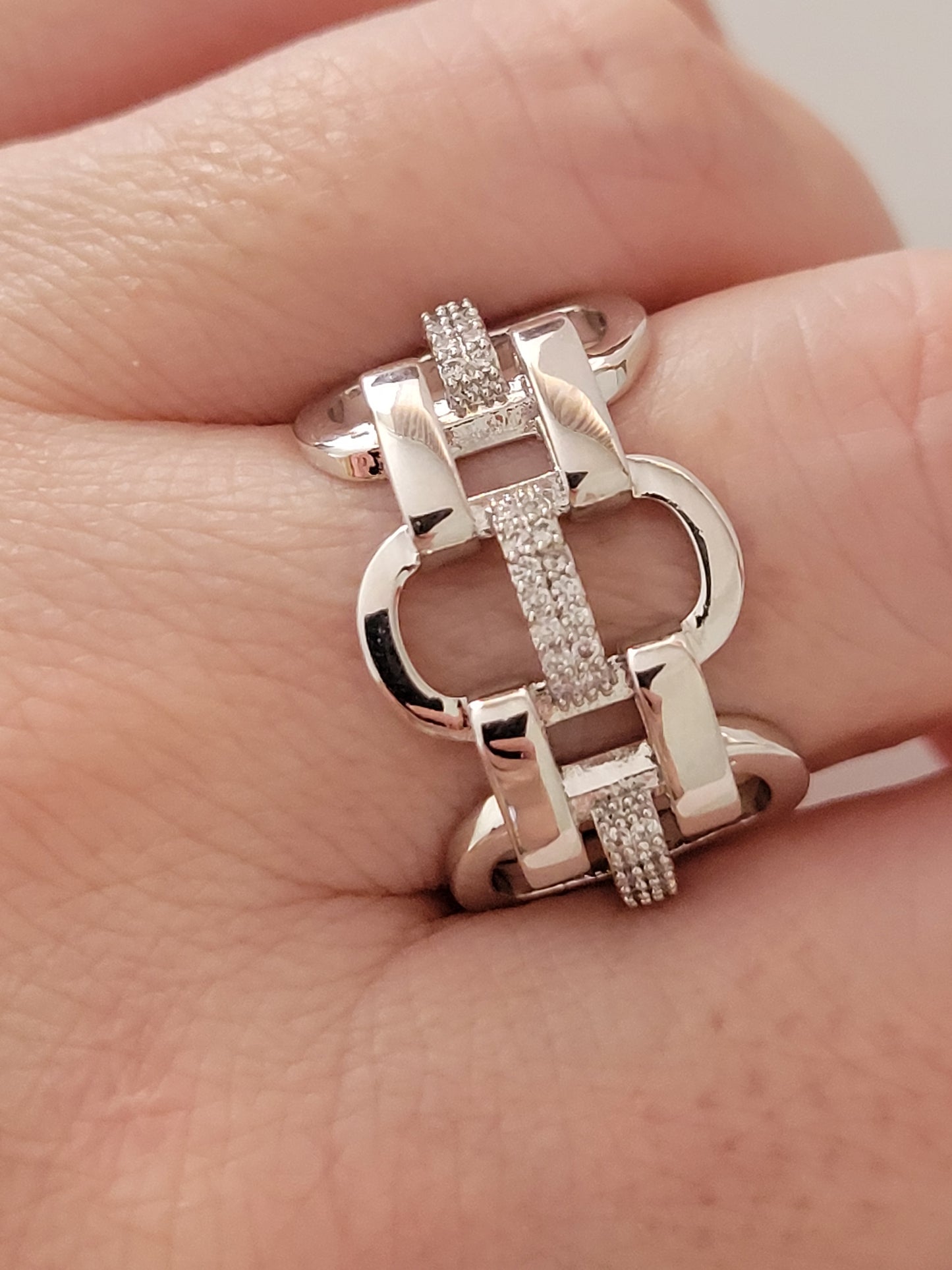 Gio Ring