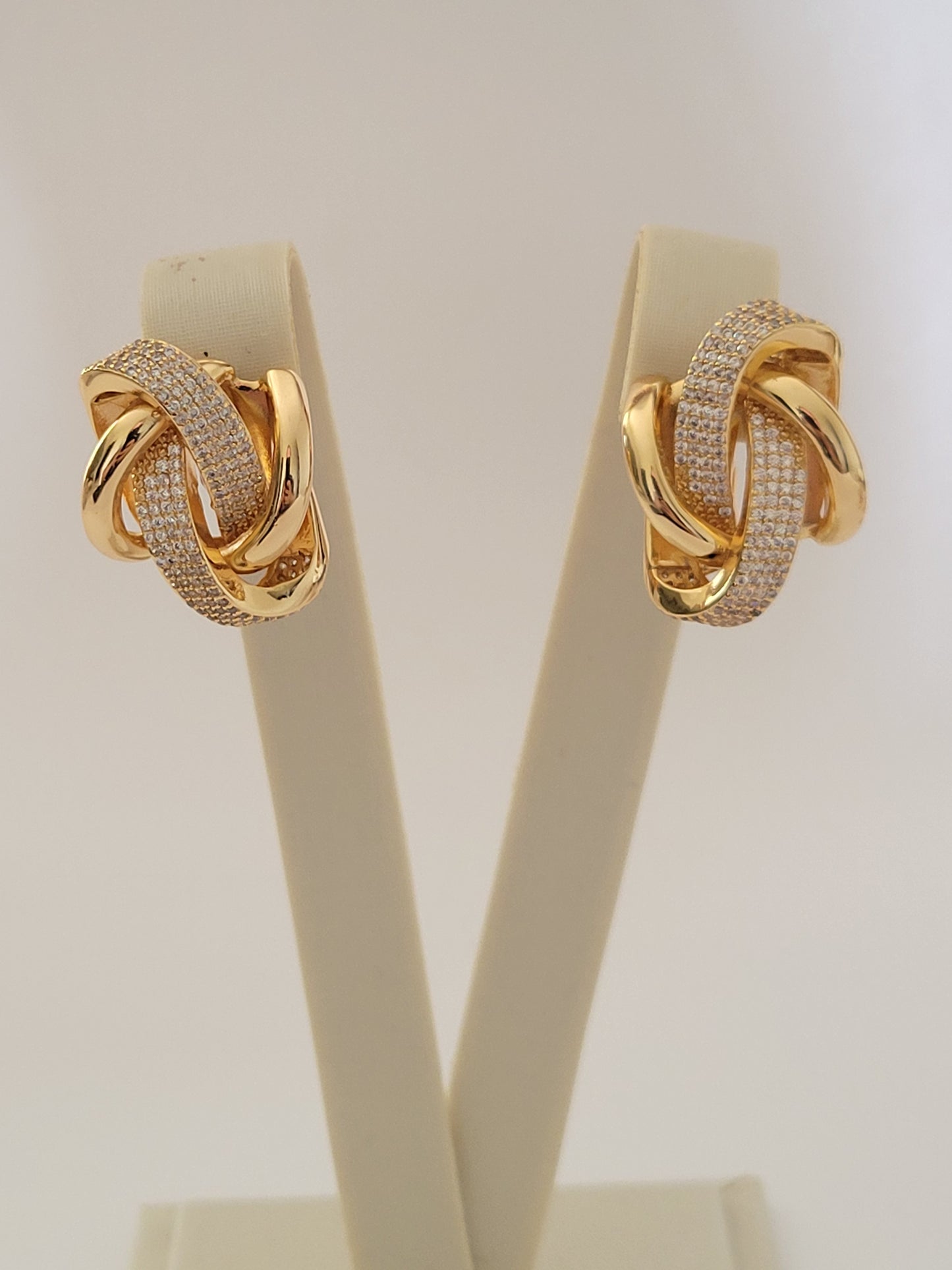 Alma Earring