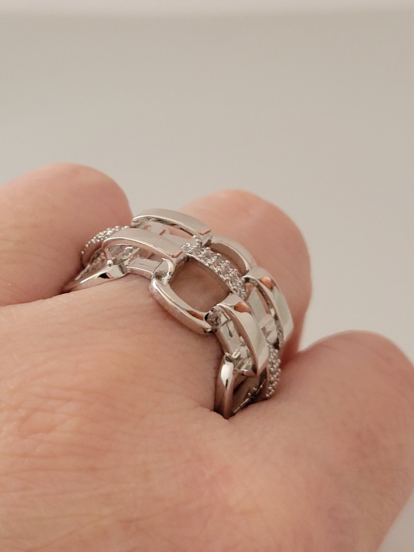 Gio Ring