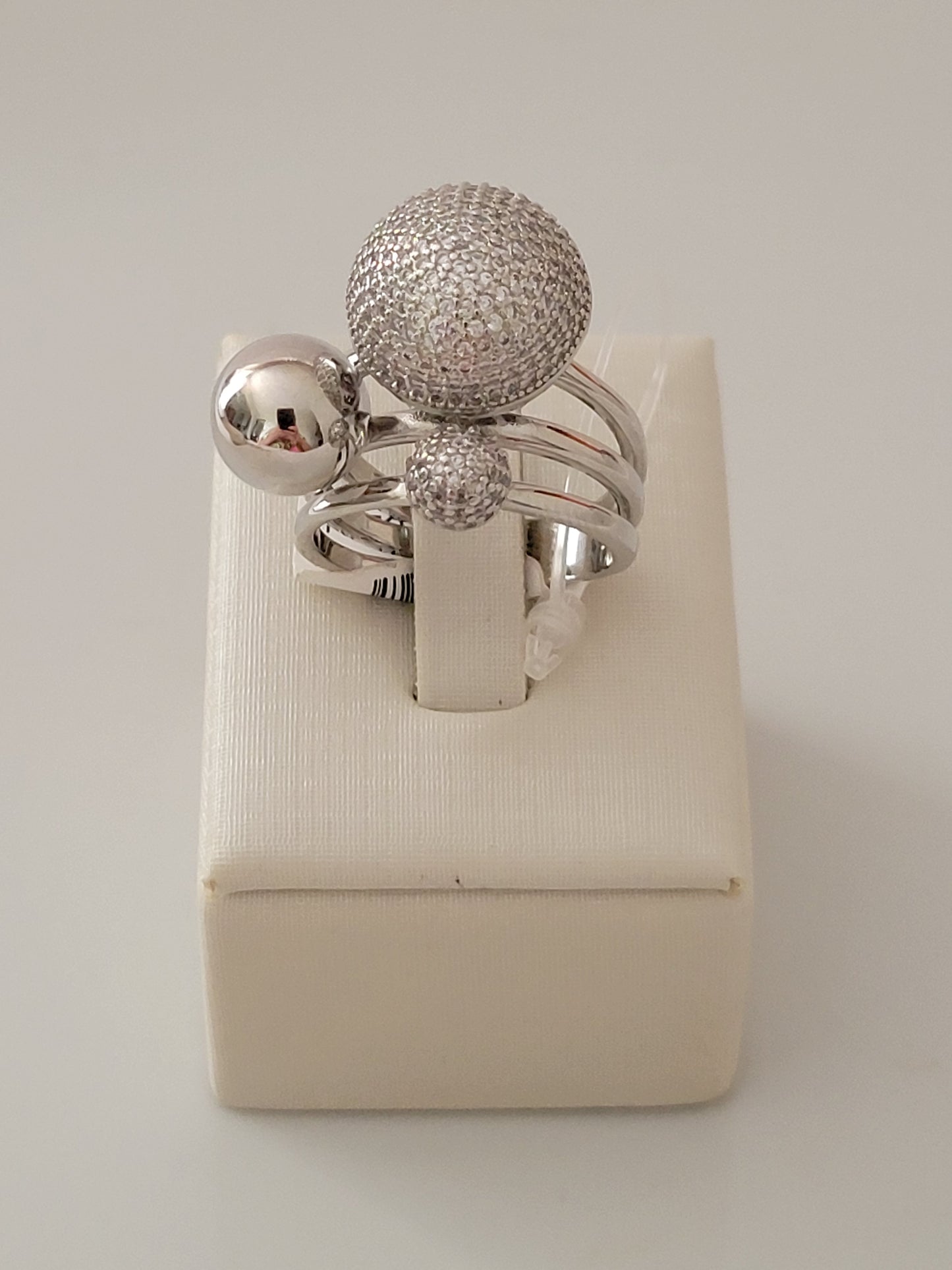 Three Balls Ring