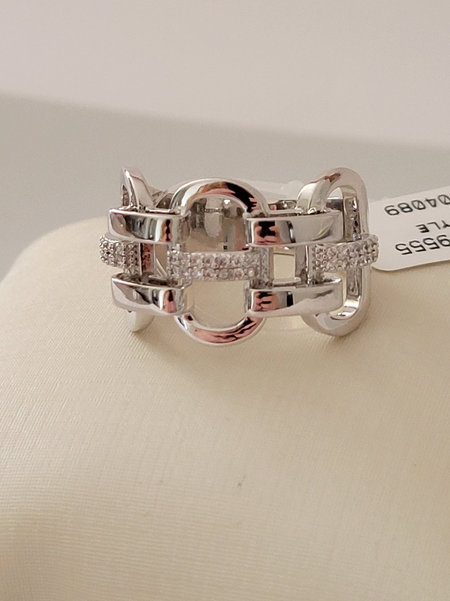 Gio Ring
